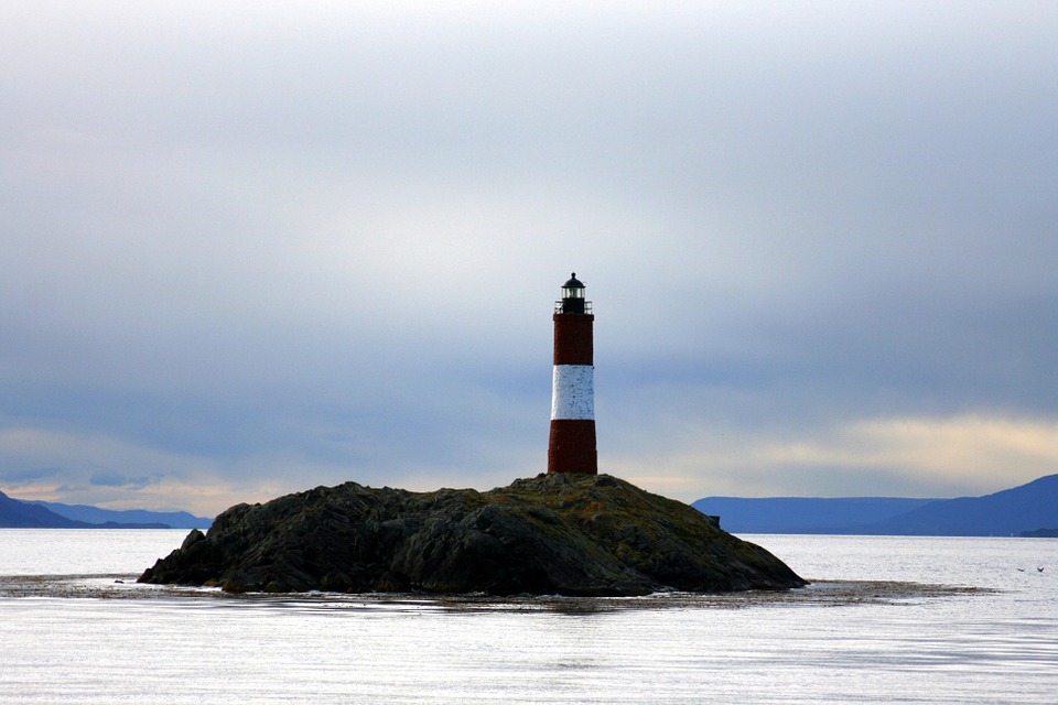 lighthouse-530049_960_720.jpg