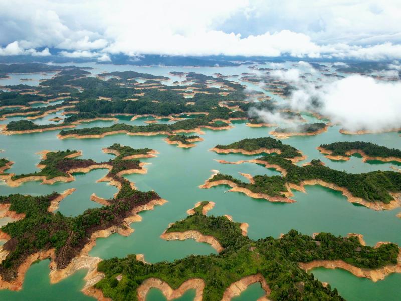 Jour 3 : Guatape, le petit village et le grand peñon